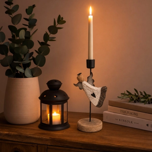 A décor piece that stands out even in an arrangement