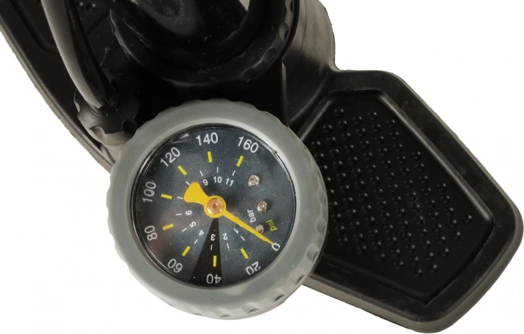 Tikslus manometras slėgio kontrolei