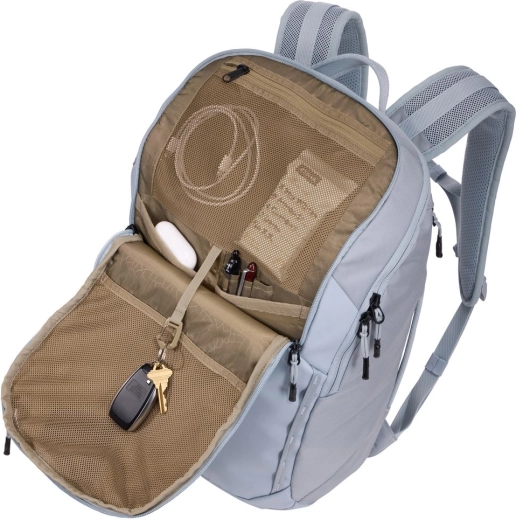 Smart organization and pockets for small items