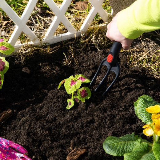 Ideal for weeding and working in tight spaces