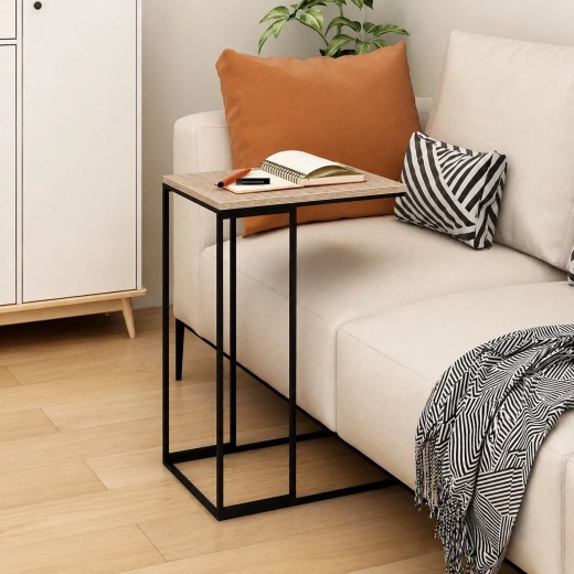 C-shaped design: a table always within reach