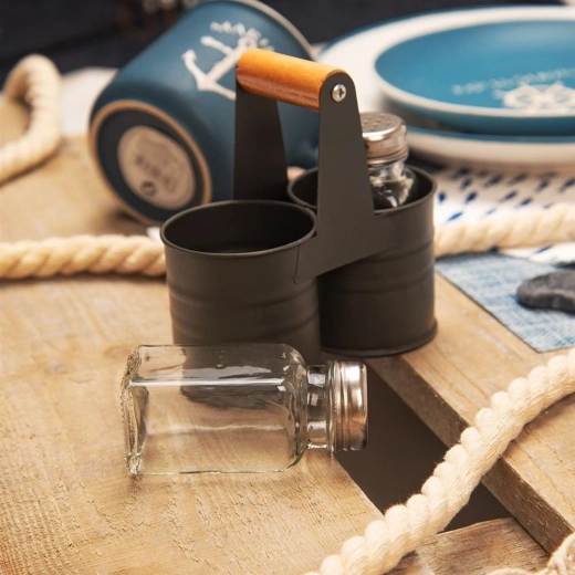 Praktiškas metalinis stovas su medine rankena