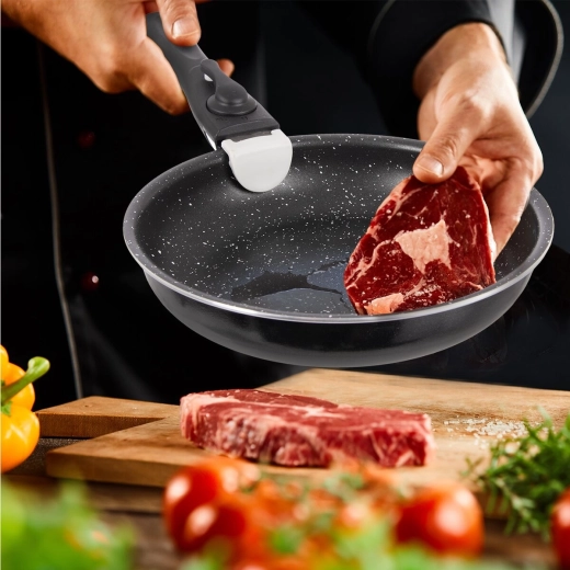 Ideal size for smaller portions and quick toasting