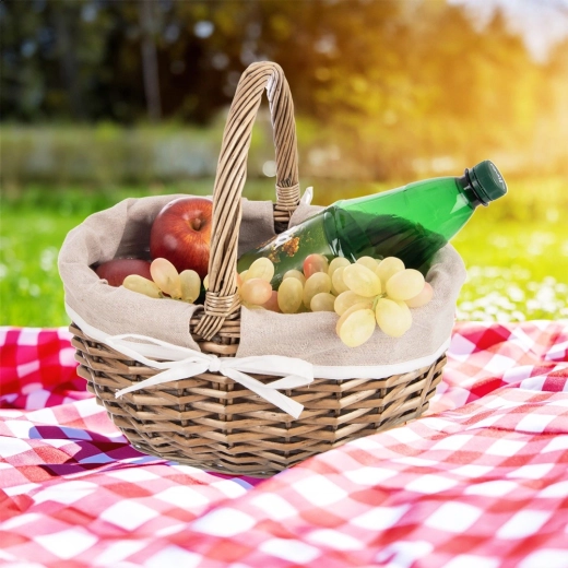 Ideal for picnics and mushroom picking