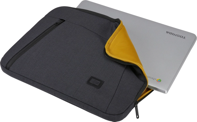 Easy insertion and a high-contrast inner lining
