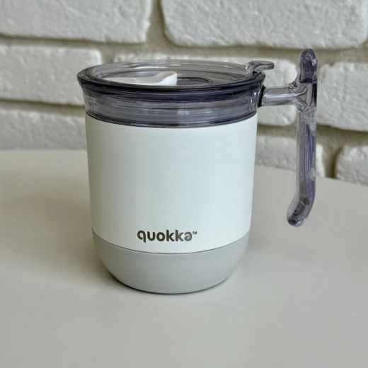 Stable base and shape for a car cup holder