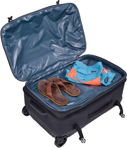 Pocket for wet and dirty items