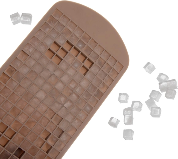 More compartments for fast ice making