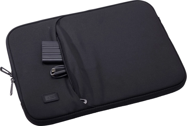 Front zip pocket for accessories