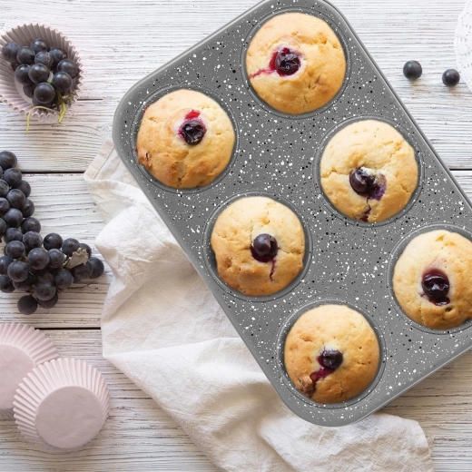 Bake 6 large muffins at once