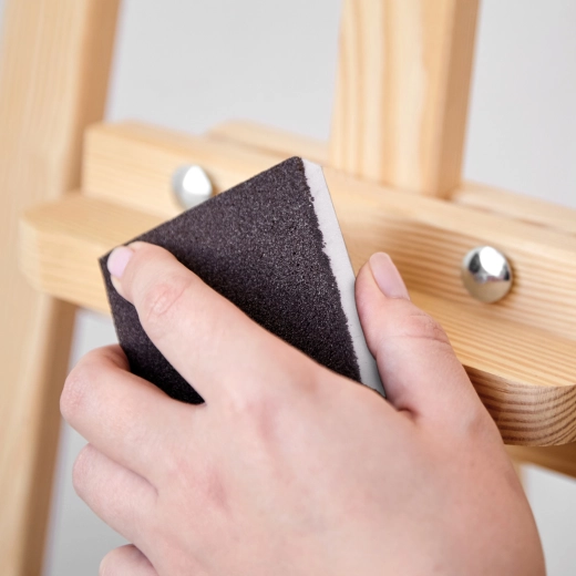 Comfortable hand sanding