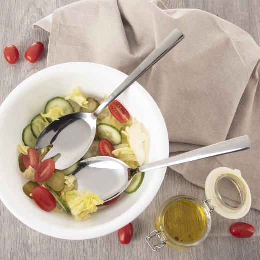 Convenient serving from bowl to plate