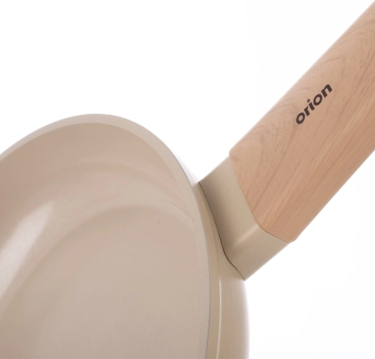 Comfortable wood-look handle