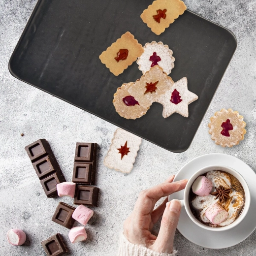 Elegant ceramic for everyday and festive tables