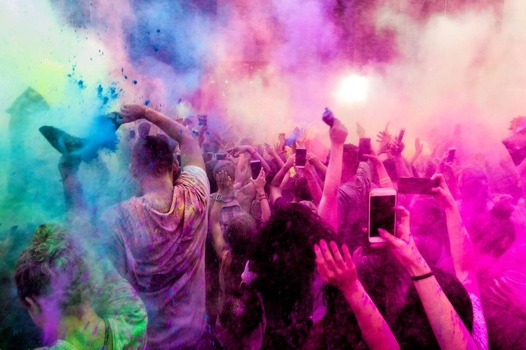 Intense colored-cloud effect