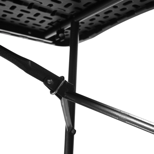 Sturdy steel frame with locking