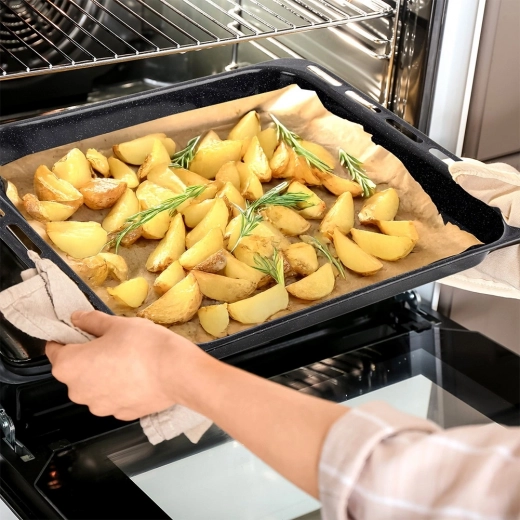 Patogu naudoti bet kurioje orkaitėje