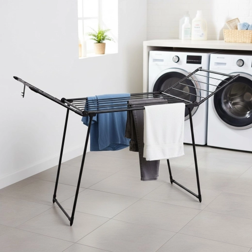 Tvirta plieninė konstrukcija ir 15 kg keliamoji galia