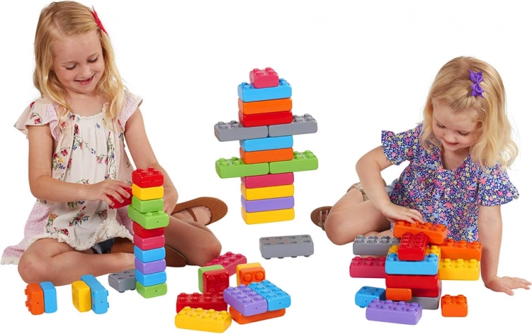 Kūrybiškos konstrukcijos ryškiomis spalvomis