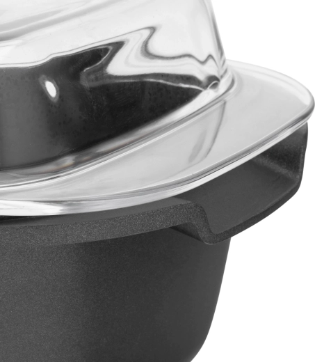 Lid for juicier and more evenly cooked dishes