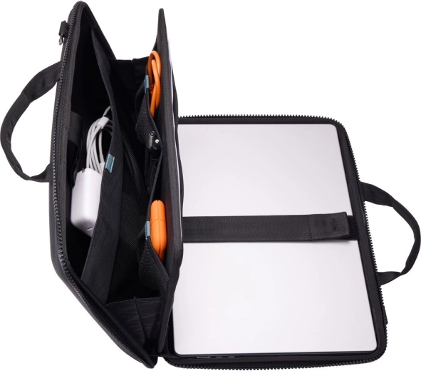 Organized storage and comfortable carrying