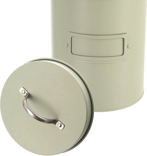 Lid with metal handle for easy opening