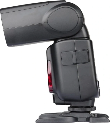 Rotating/tilting head and 24–200 mm zoom