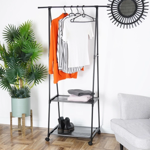 Dvi praktiškos apatinės lentynos