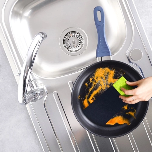 Comfortable grip and easy cleaning