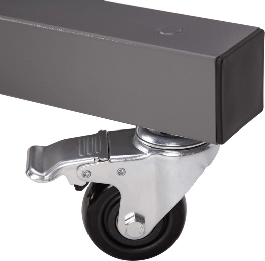 Easy mobility thanks to braked casters