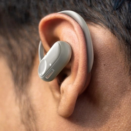 Secure fit with ear hook