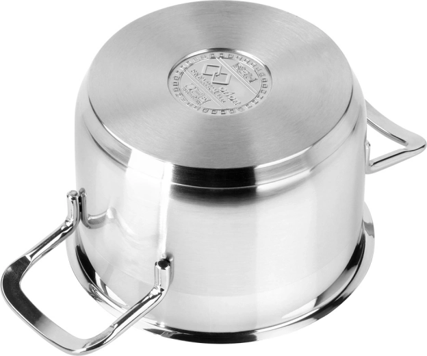 Durable 18/10 stainless steel for long lifespan