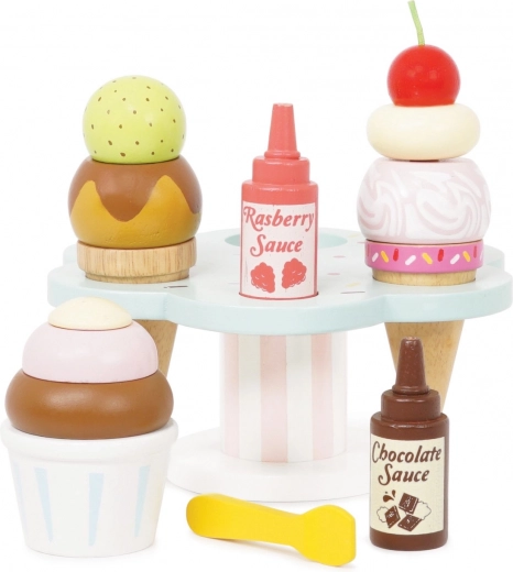 A realistic mini ice cream shop for children’s imagination