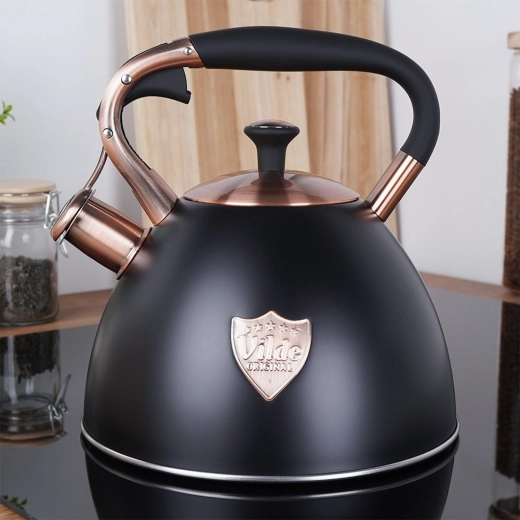 Elegantiška matinė juoda su variniais akcentais