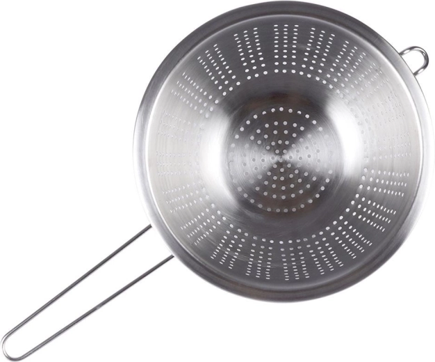 Greitas vandens nutekėjimas dėl tankios perforacijos