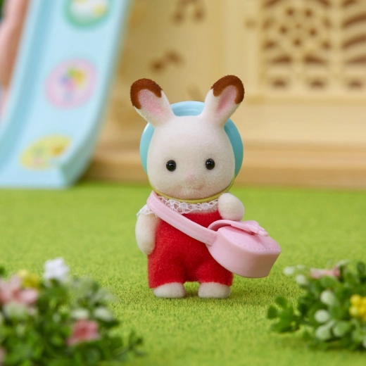 Encourages imagination and storytelling