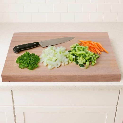 Spacious surface for comfortable chopping
