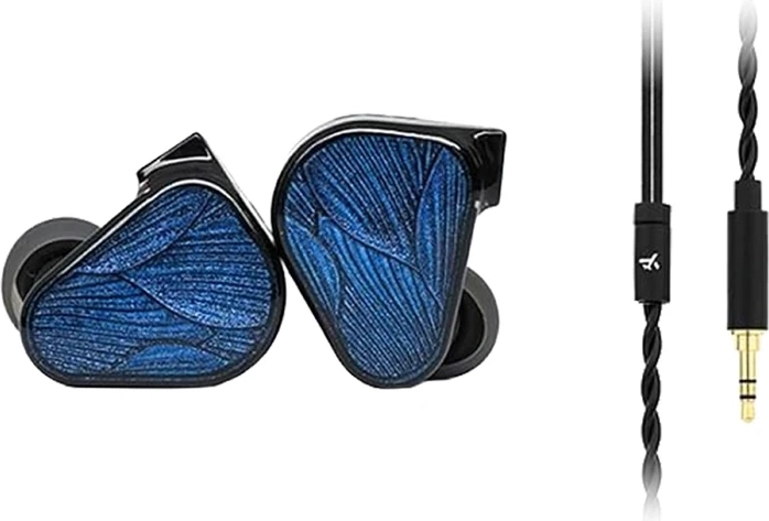 Two dynamic drivers for balanced and detailed sound