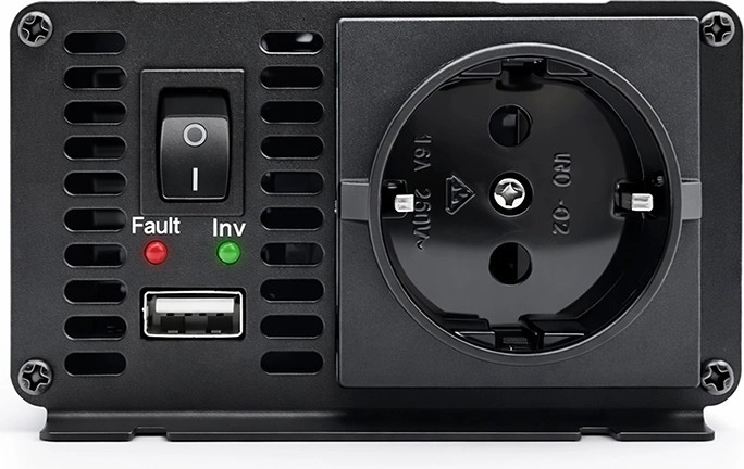 Convenient connection: Schuko socket and USB