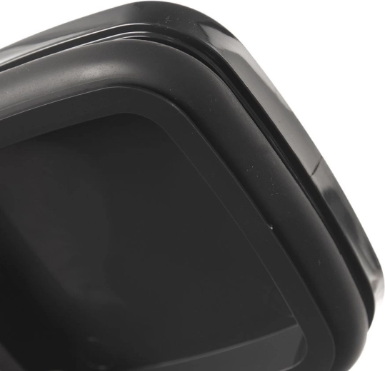Airtight lid with silicone gasket