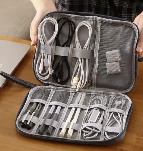 Clear layout: pockets and elastic loops