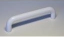 Plastikinė balta baldų rankenėlė IZA 96 mm