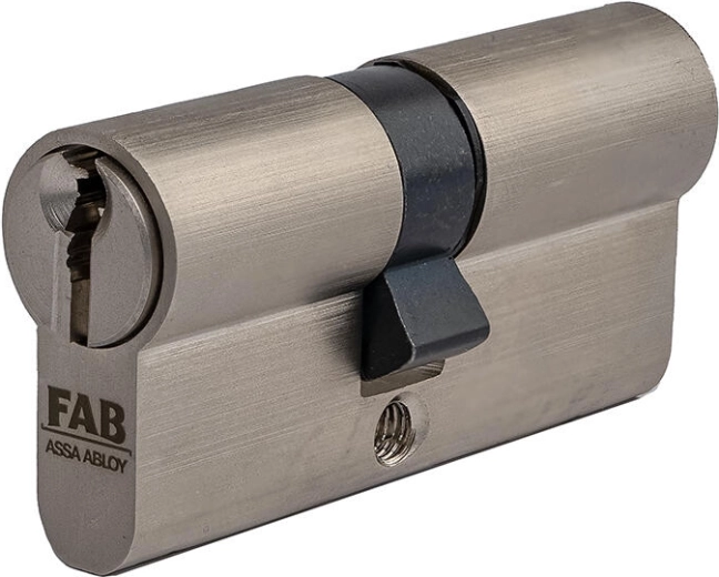 Easy installation in standard doors