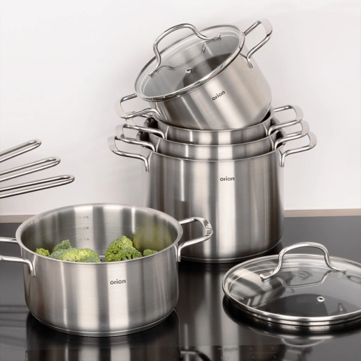 Practical 1.4 L size for everyday cooking
