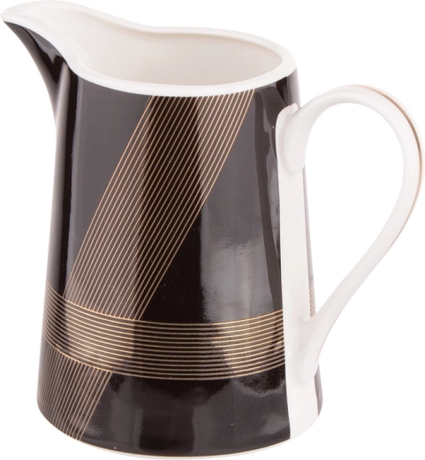 Practical 250 ml capacity for multiple cups