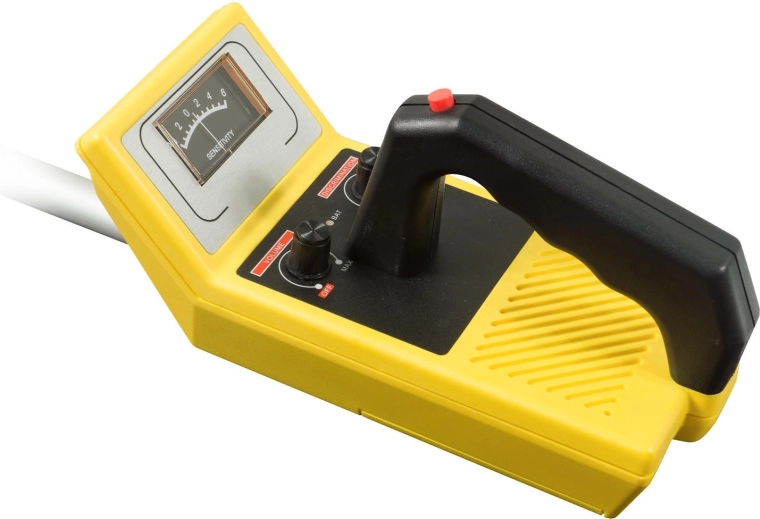 Analog gauge and clear audio signals