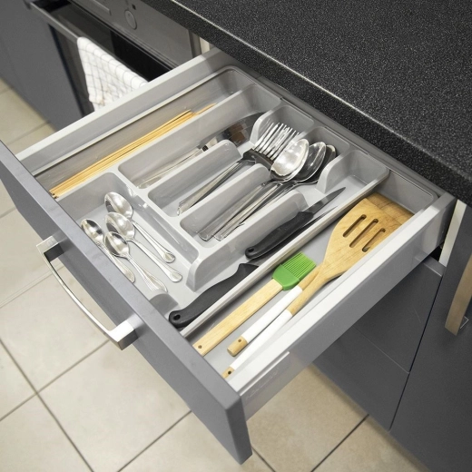 Adjustable width for a precise fit