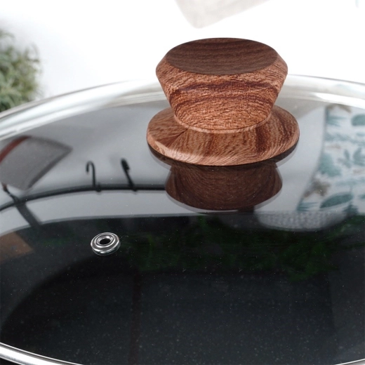 Stiklinis dangtis ir vėsi medžio dekoro rankena