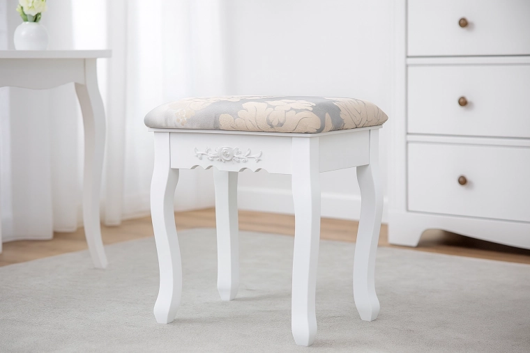 Vintage white stool 38 × 28 × 45 cm