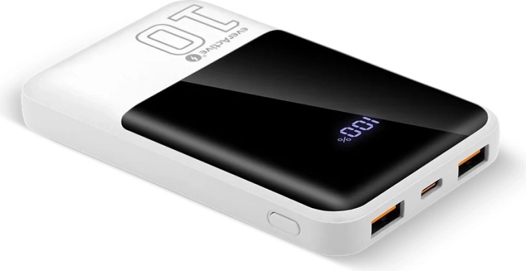 Trys prievadai: USB‑C + 2× USB‑A